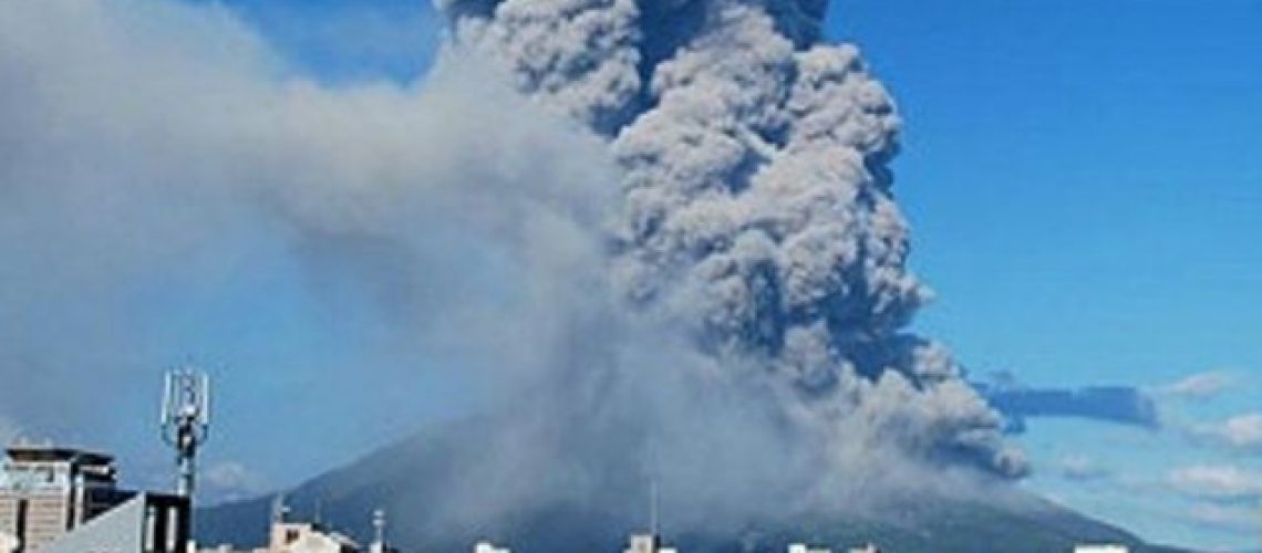 130819013148_japan_volcano_304x171_afp